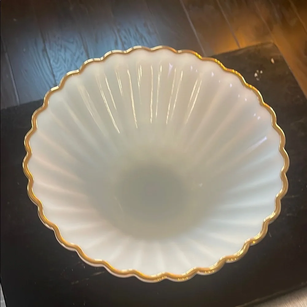 Elegant White and Gold Serveware Bowl